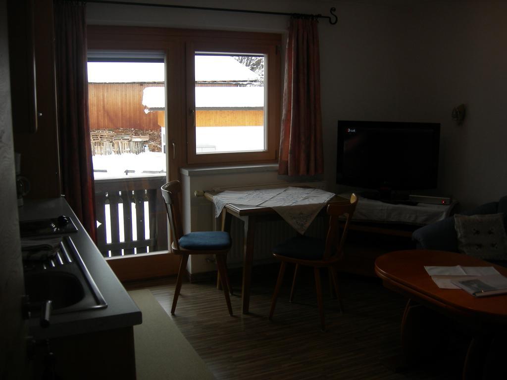 Ferienwohnung Haus Mooshof Lermoos Zimmer foto